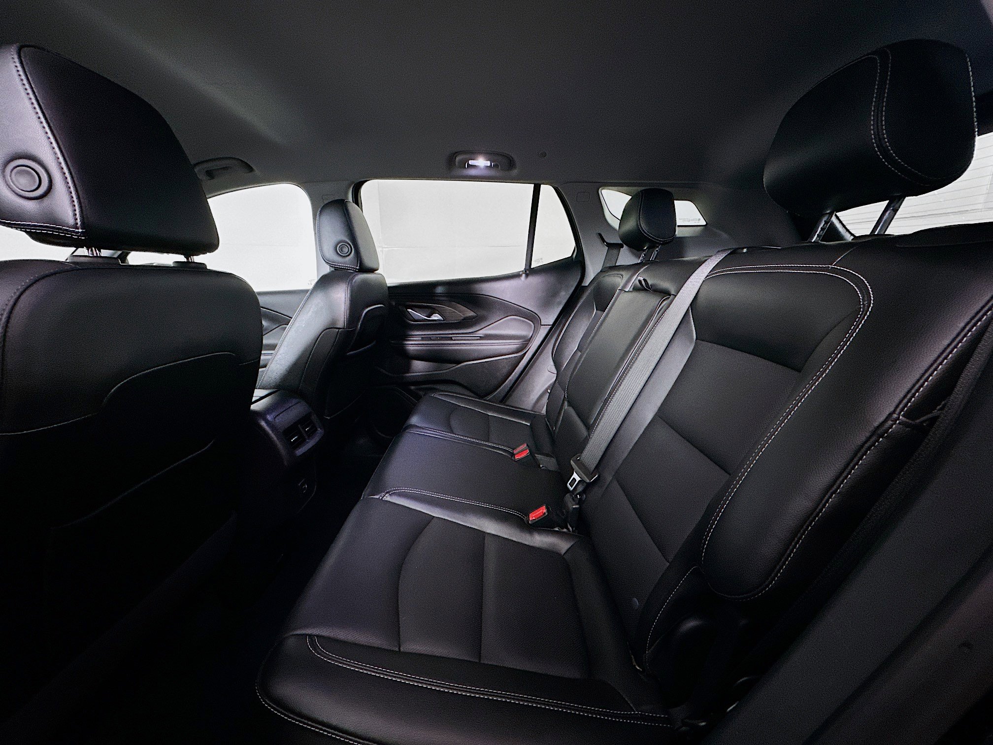 Used 2024 GMC Terrain SLT image 26