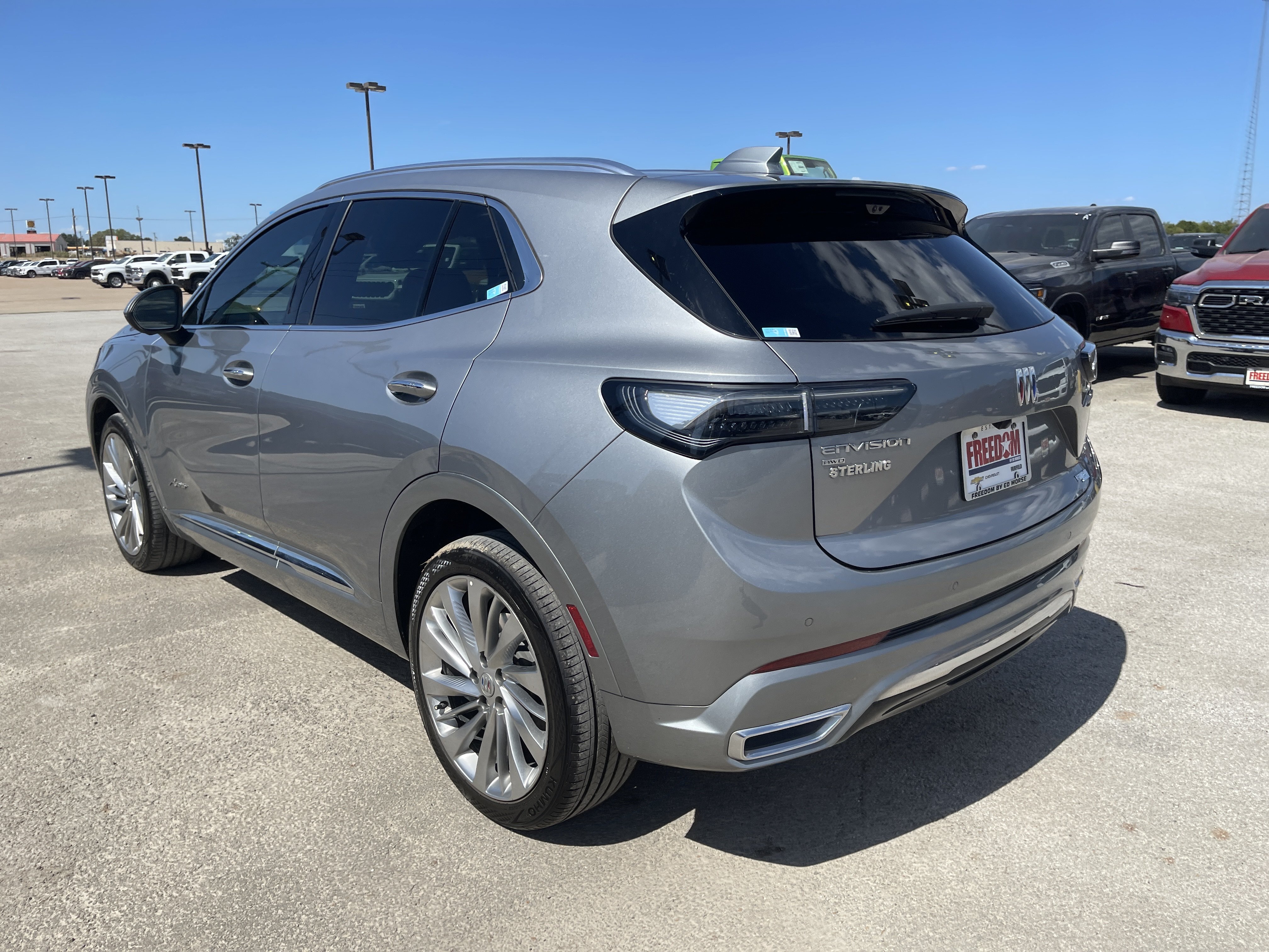 Used 2024 Buick Envision Avenir AWD/4WD image 7