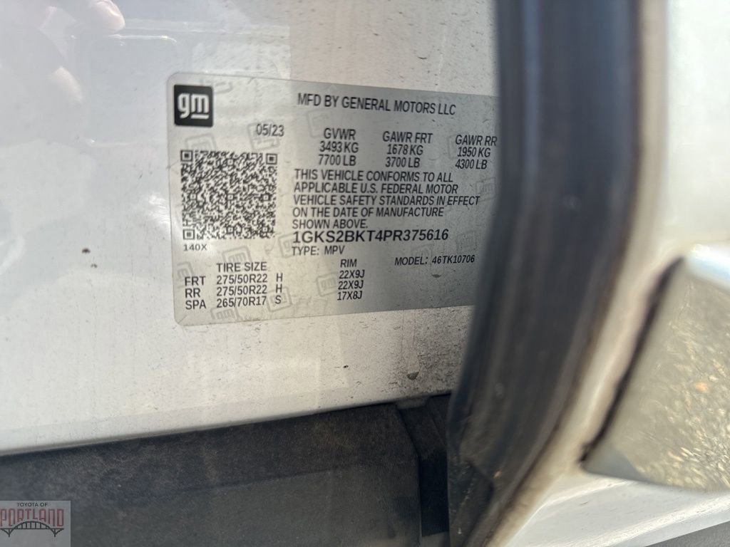 Used 2023 GMC Yukon SLT w/ SLT Premium Package image 1