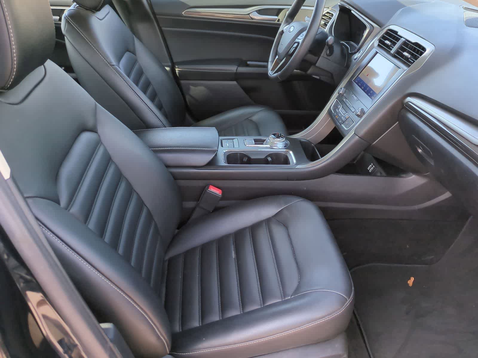 Used 2020 Ford Fusion SEL FWD image 21