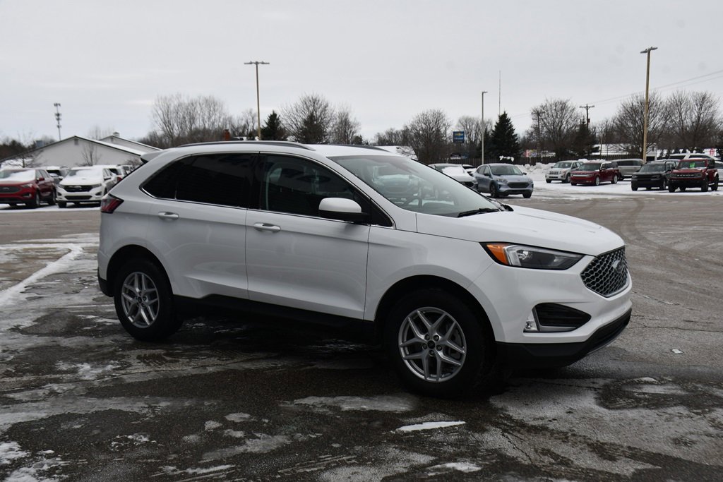 Used 2024 Ford Edge SEL w/ Convenience Package image 8
