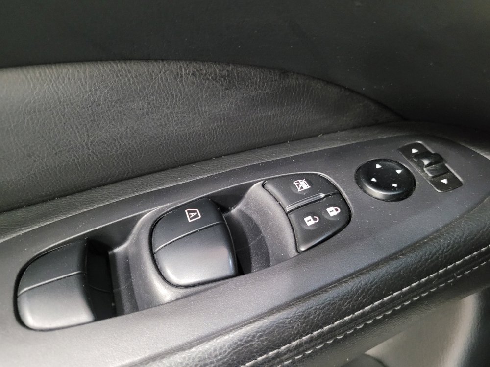 Used 2019 Nissan Pathfinder S AWD/4WD image 27