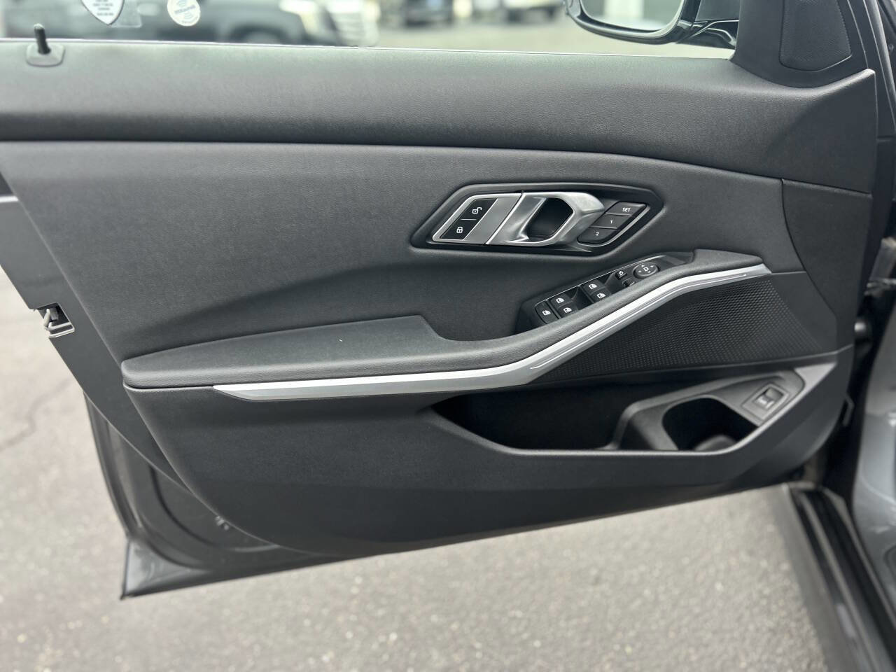 Used 2020 BMW 330i xDrive Sedan w/ Premium Package image 9