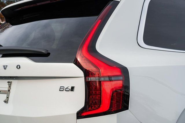 New 2026 Volvo XC90 B6 Plus w/ Protection Package Premier image 7