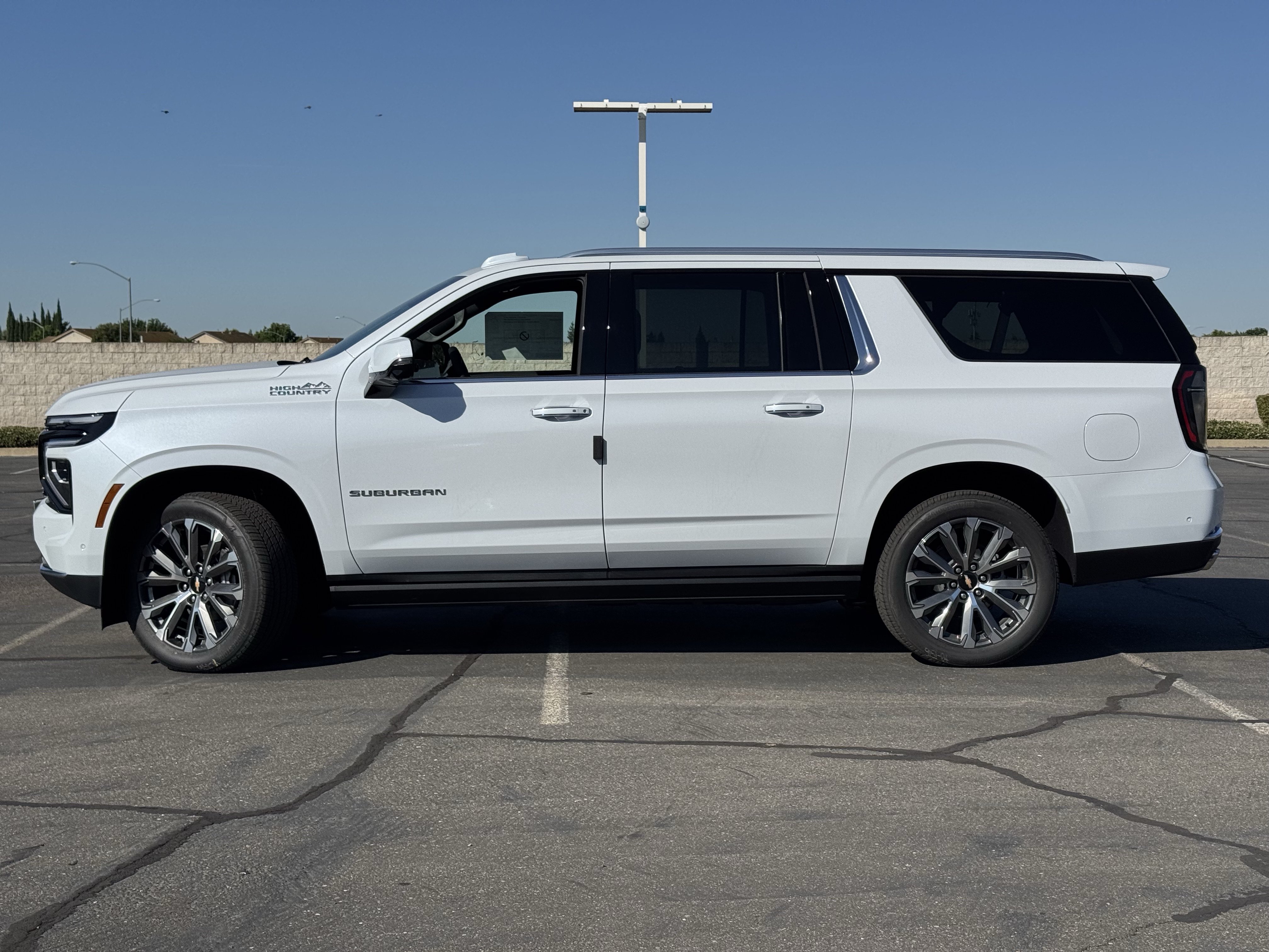 New 2026 Chevrolet Suburban High Country AWD/4WD image 4