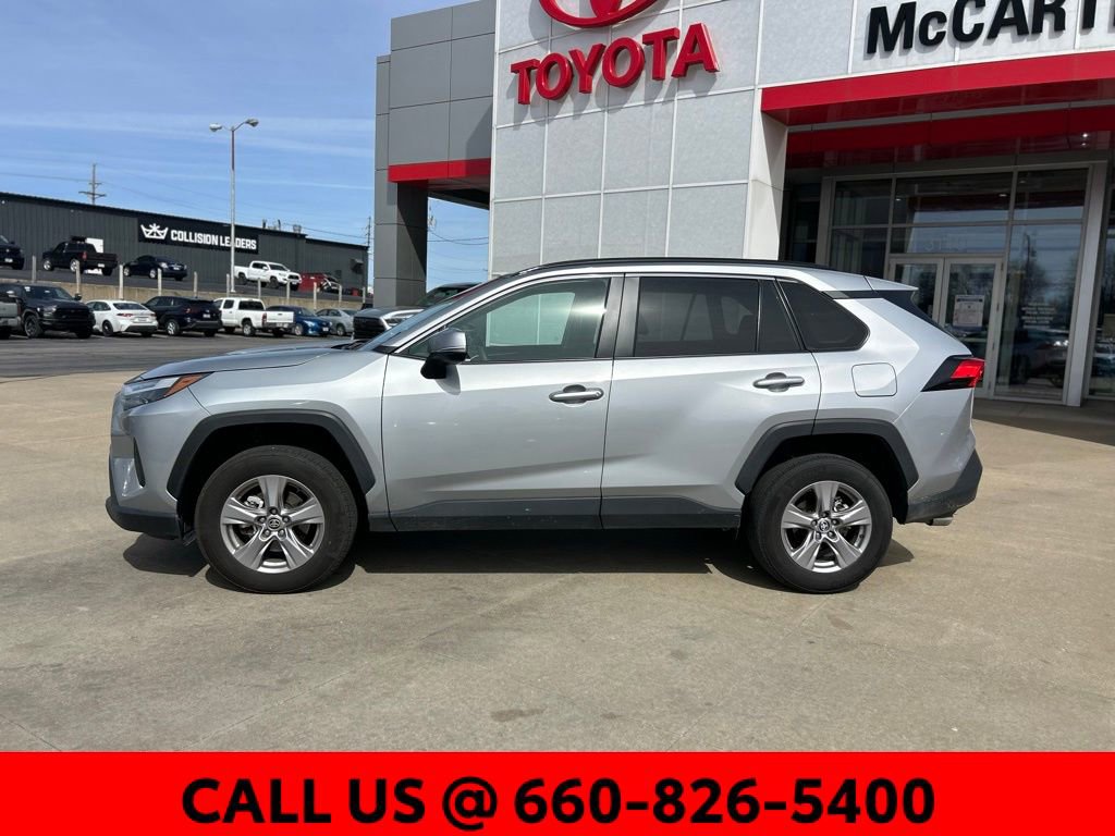 Used 2025 Toyota RAV4 XLE AWD/4WD image 10