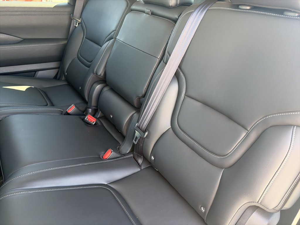Used 2025 Nissan Armada SV RWD image 27
