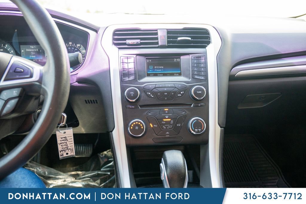 Used 2016 Ford Fusion SE image 8
