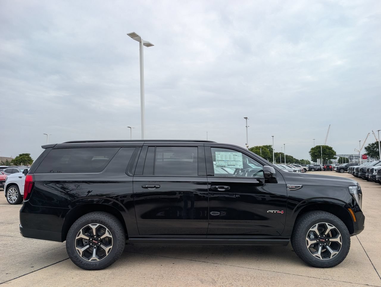 New 2026 GMC Yukon XL AT4 w/ AT4 Premium Package AWD/4WD image 3