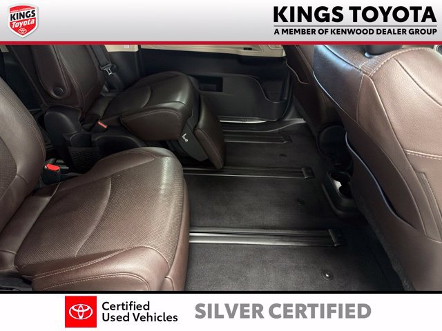 Used 2022 Toyota Sienna Platinum FWD image 16
