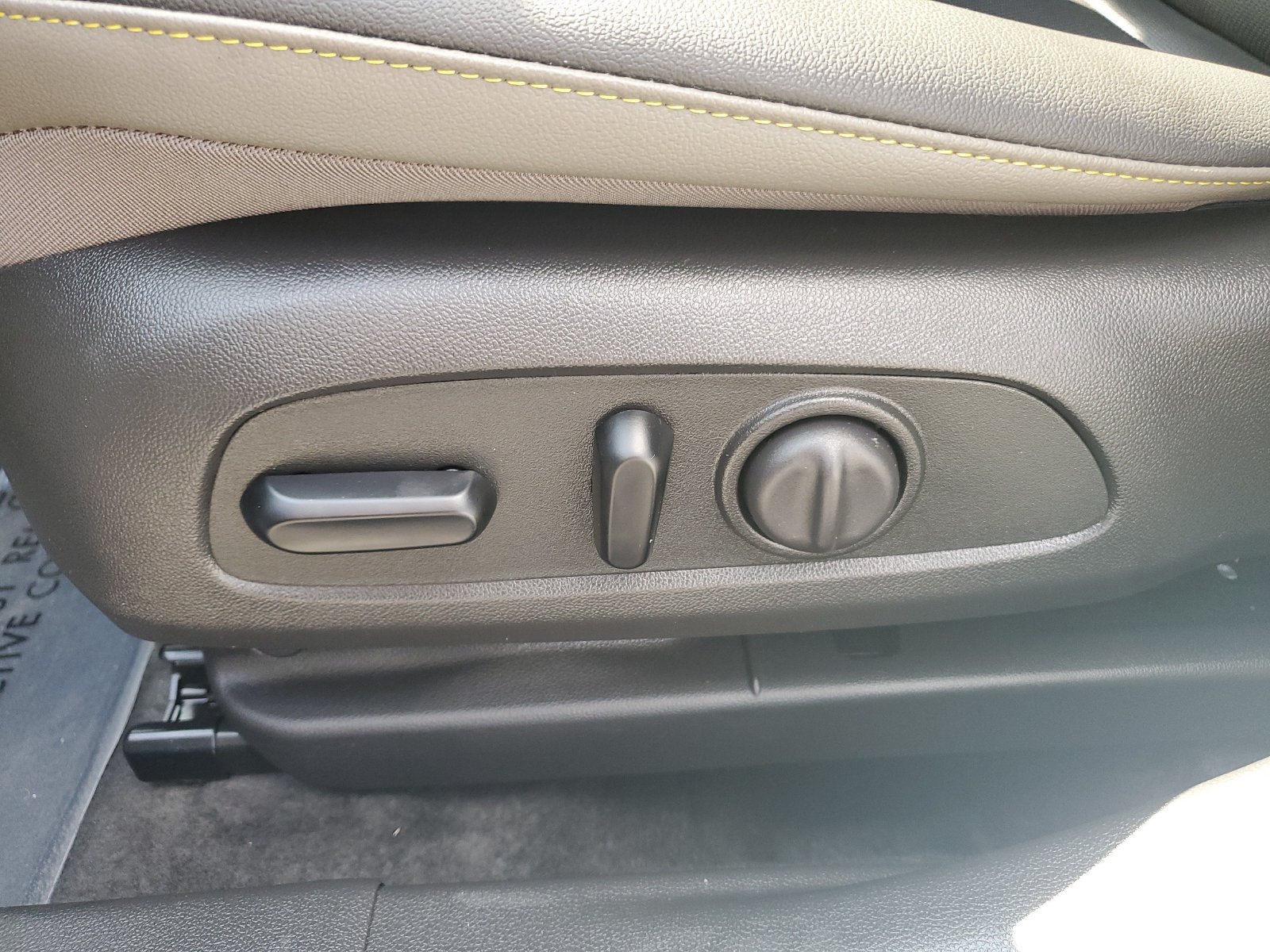 Used 2025 Chevrolet Trax ACTIV w/ Driver Confidence Package FWD image 21