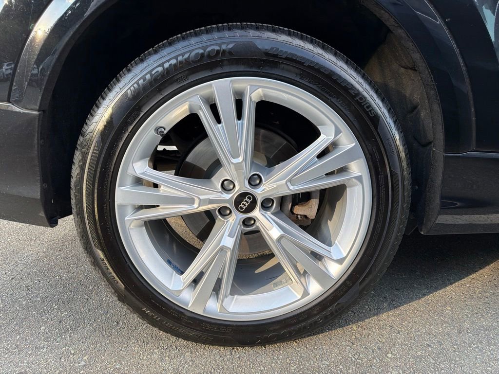 Used 2021 Audi Q8 AWD/4WD image 9