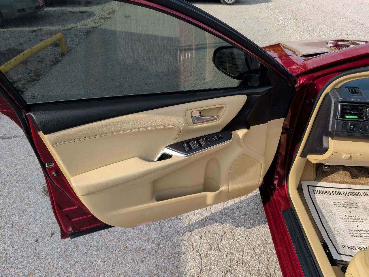 Used 2015 Toyota Camry XLE image 10