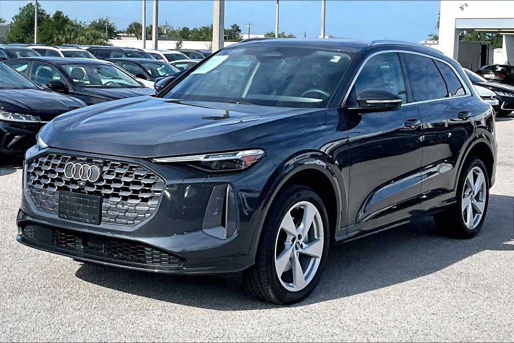 Certified 2025 Audi Q5 Premium Plus w/ Premium Plus image 9