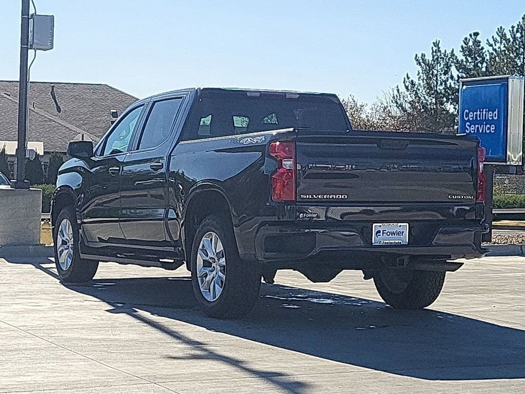 Used 2023 Chevrolet Silverado 1500 Custom AWD/4WD image 6