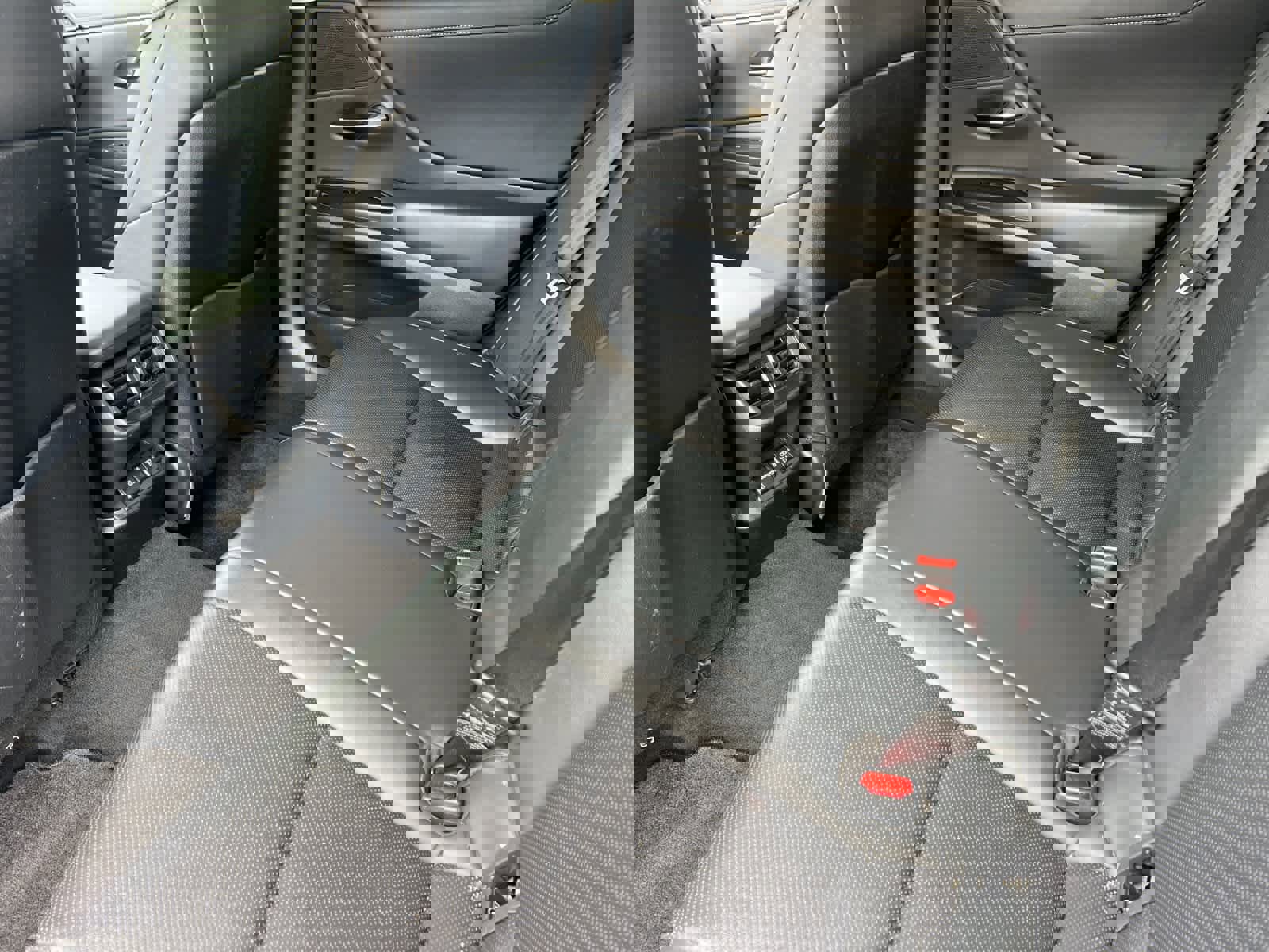 Used 2019 Lexus ES 300h w/ Accessory Package 2 image 5