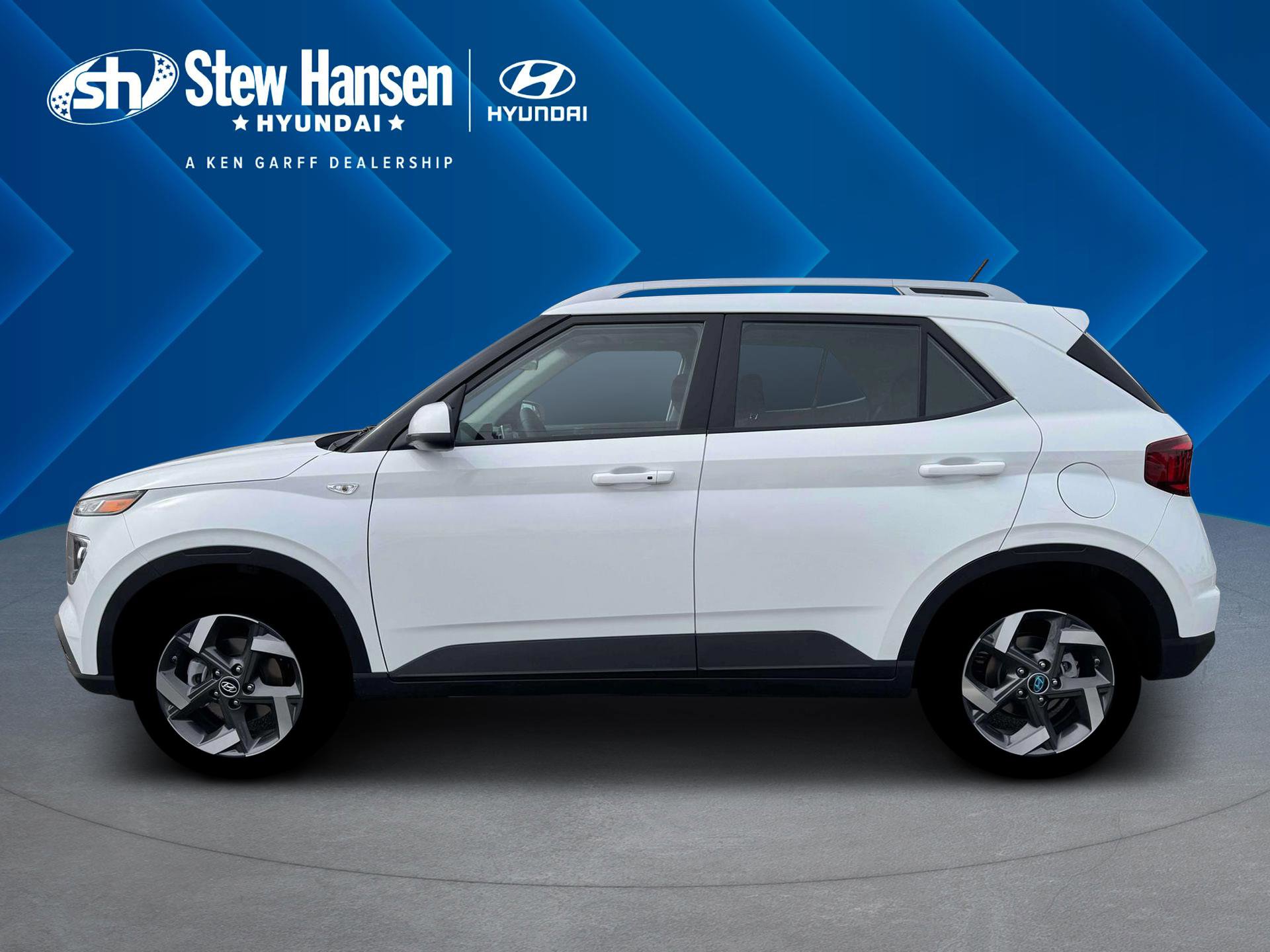 New 2026 Hyundai Venue SEL FWD image 3