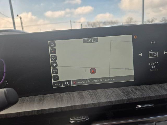 Used 2025 Kia Telluride EX image 13