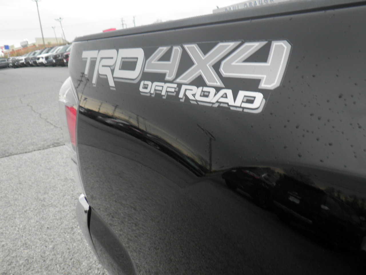 Used 2023 Toyota Tacoma TRD Off-Road image 11