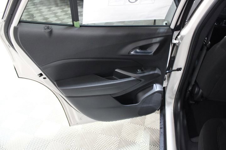 New 2026 Chevrolet Trax RS w/ Sunroof Package image 21