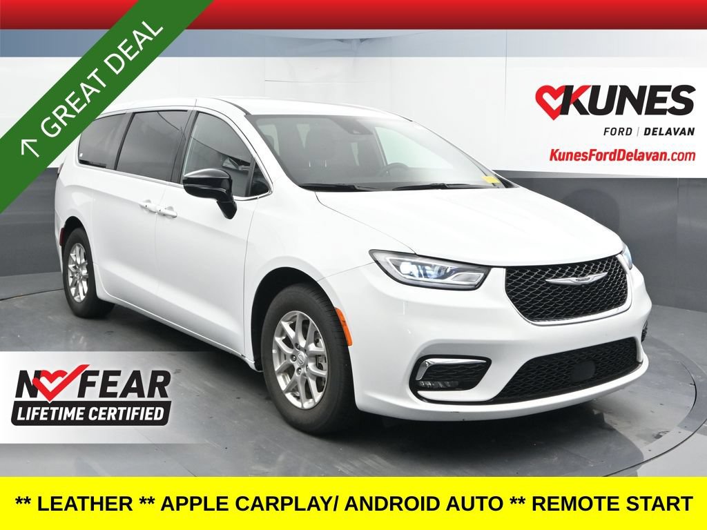 Used 2025 Chrysler Pacifica Select FWD image 1