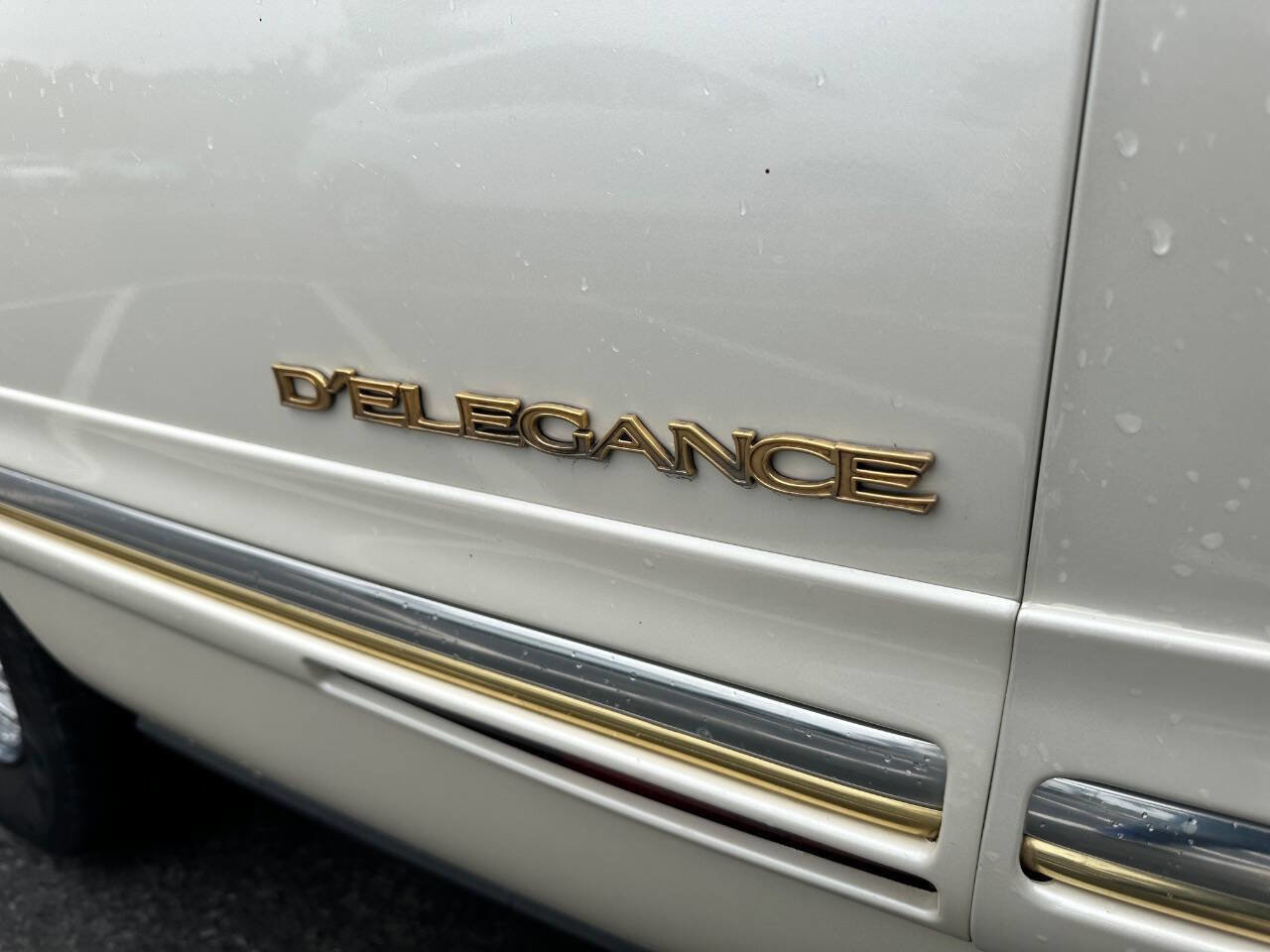 Used 1998 Cadillac De Ville D'Elegance w/ Safety/Security Pkg FWD image 7