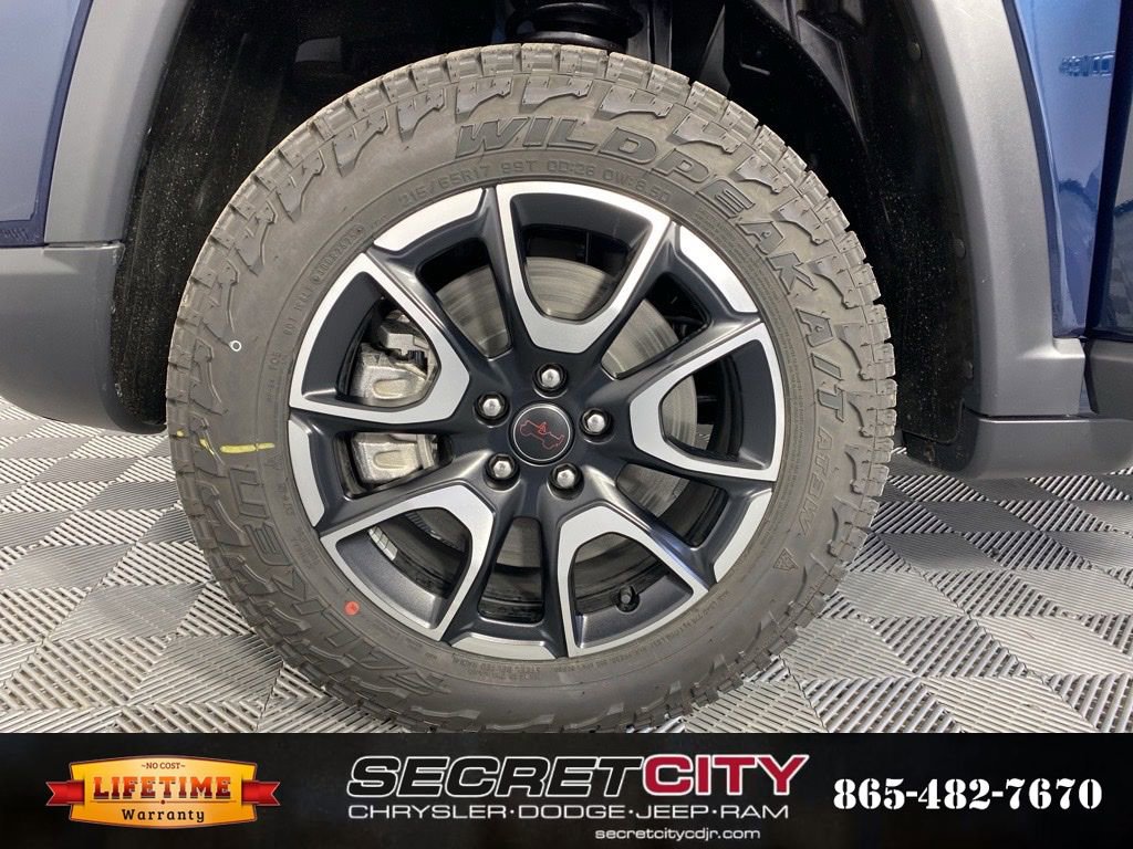 New 2026 Jeep Compass Trailhawk w/ Sun, Sound & Navigation Group image 9