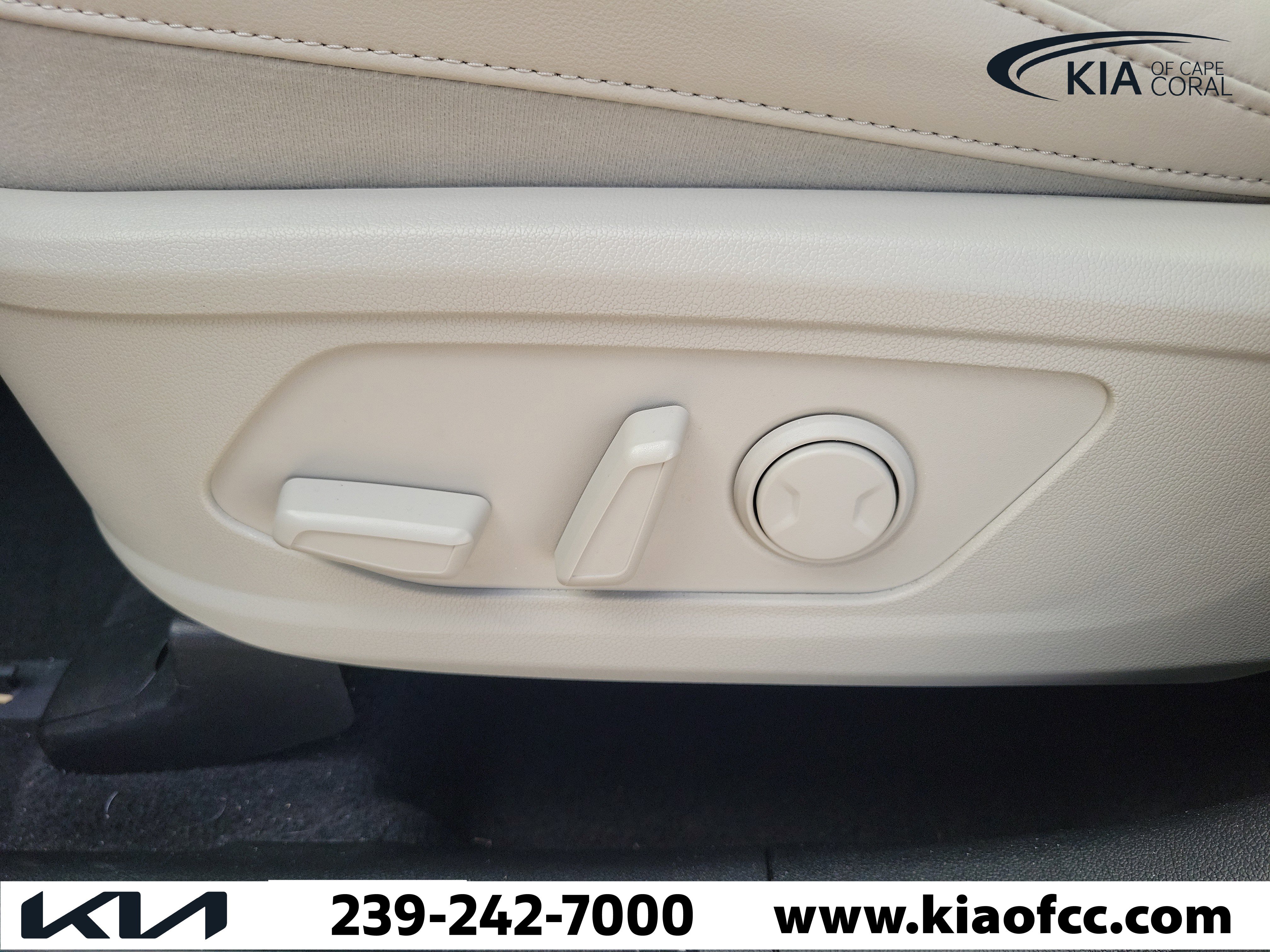 Certified 2023 Kia Sorento SX FWD image 23