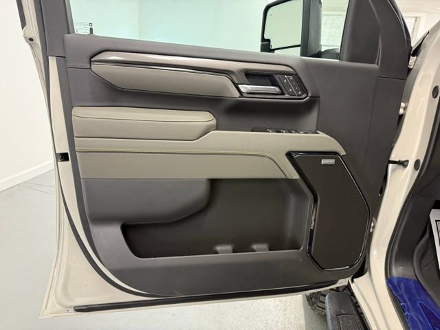 New 2026 Chevrolet Silverado 2500 ZR2 w/ LPO, Dark Essentials Package image 13