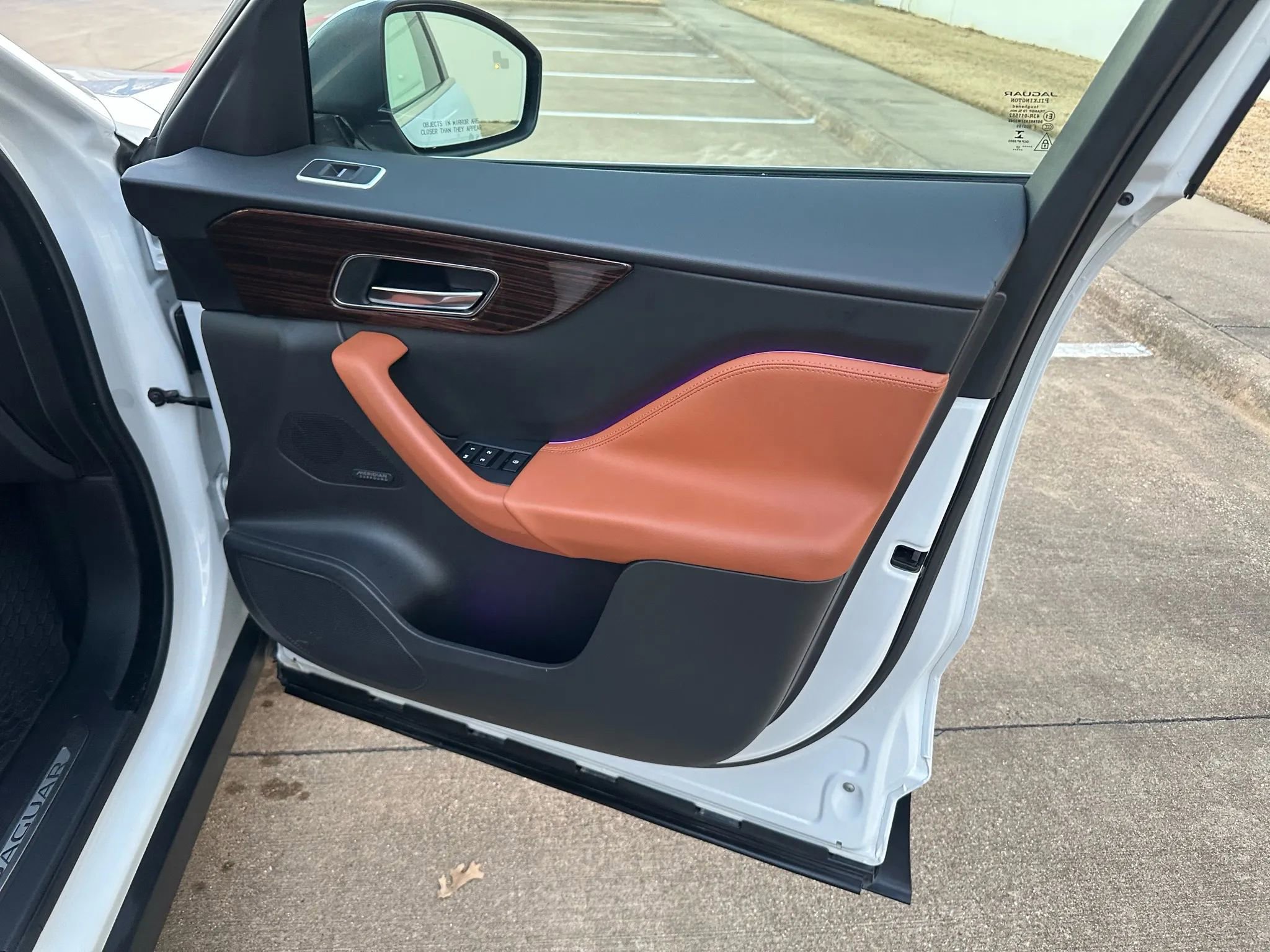 Used 2018 Jaguar F-PACE Portfolio image 27