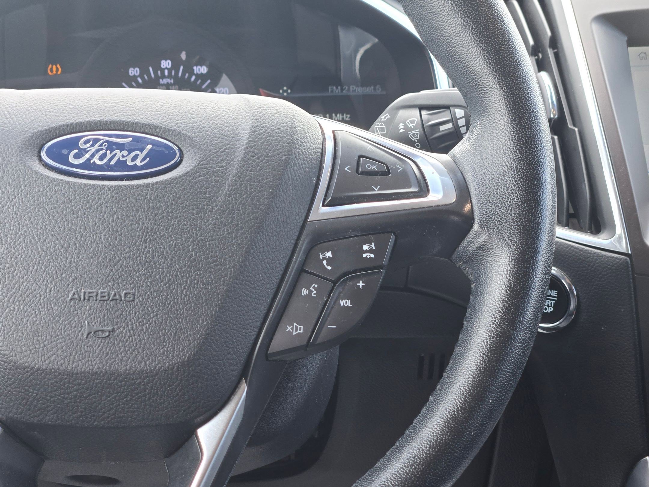 Used 2020 Ford Edge Titanium image 20