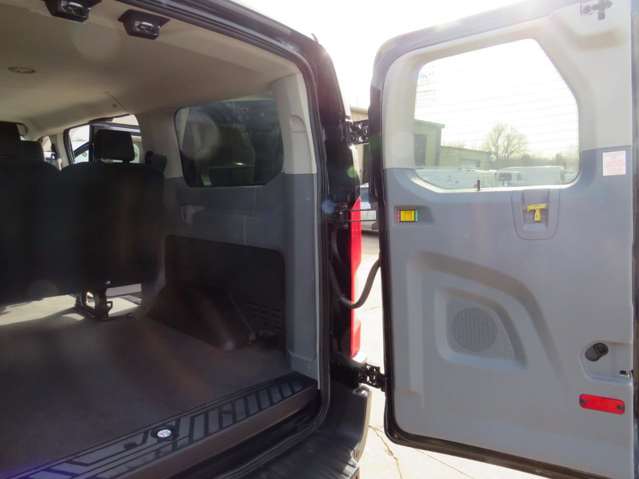 Used 2018 Ford Transit 150 XL RWD image 28