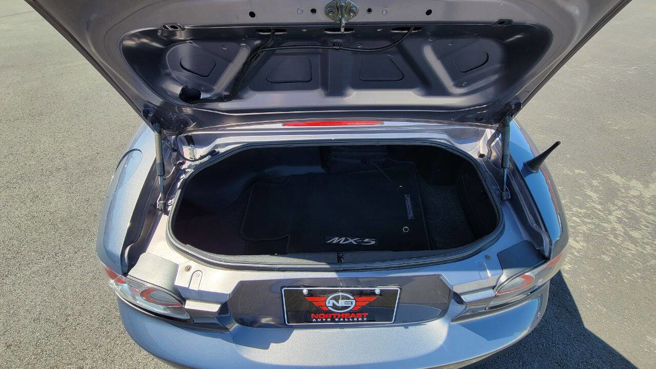 Used 2006 MAZDA MX-5 Miata Touring RWD image 27