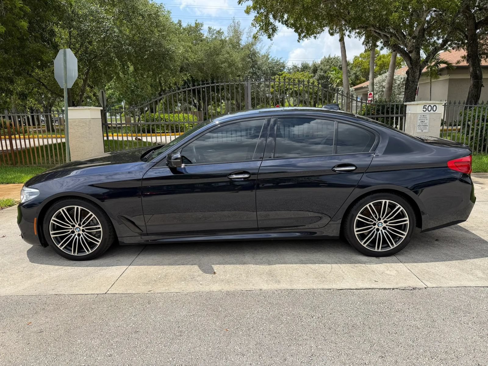Used 2018 BMW 540i RWD image 2
