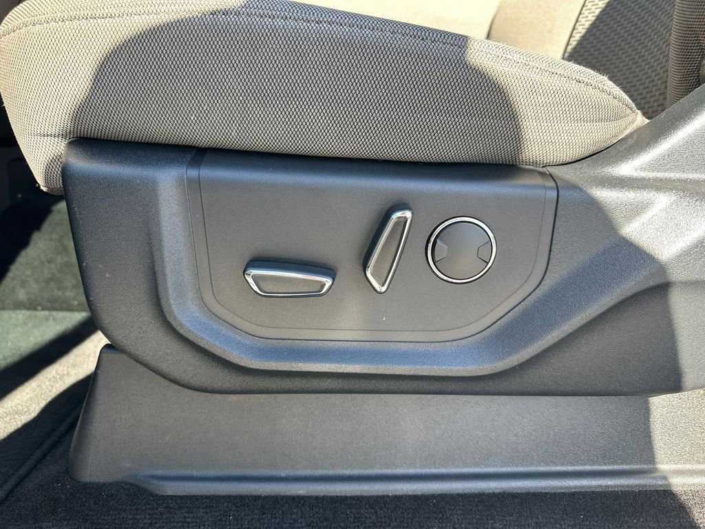 Used 2018 Ford F150 XLT w/ Equipment Group 302A Luxury image 21