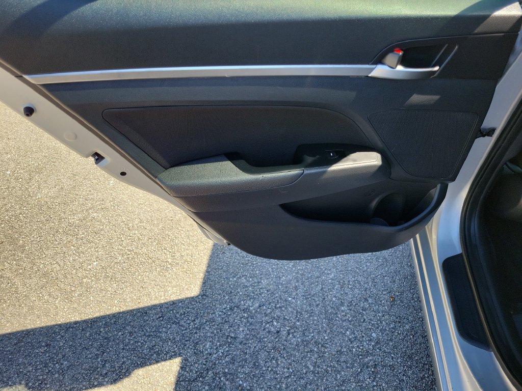 Used 2019 Hyundai Elantra SEL w/ Cargo Package FWD image 17