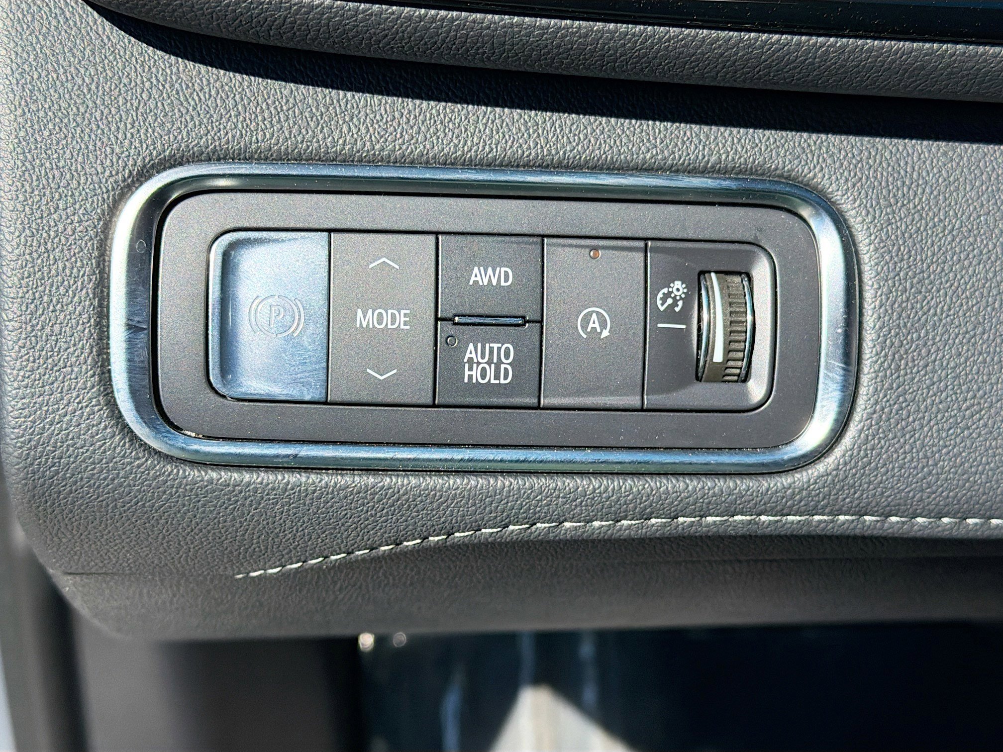 Used 2025 Buick Enclave Sport Touring image 35