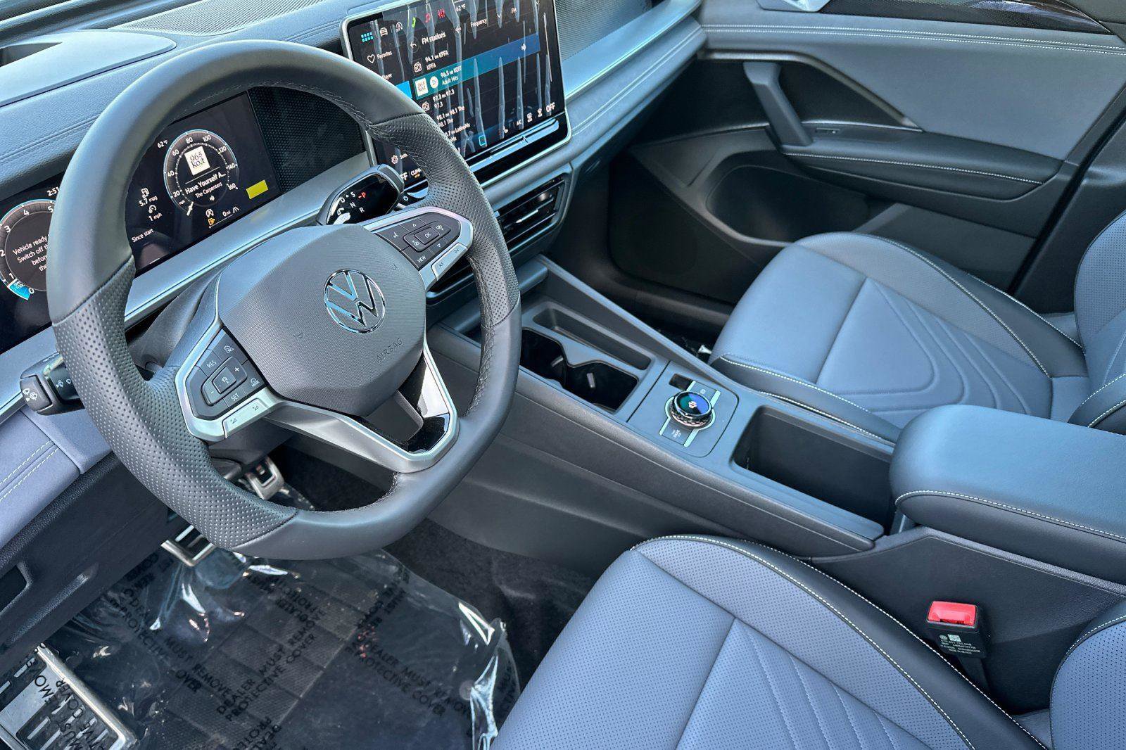 New 2026 Volkswagen Tiguan SE R-Line image 9