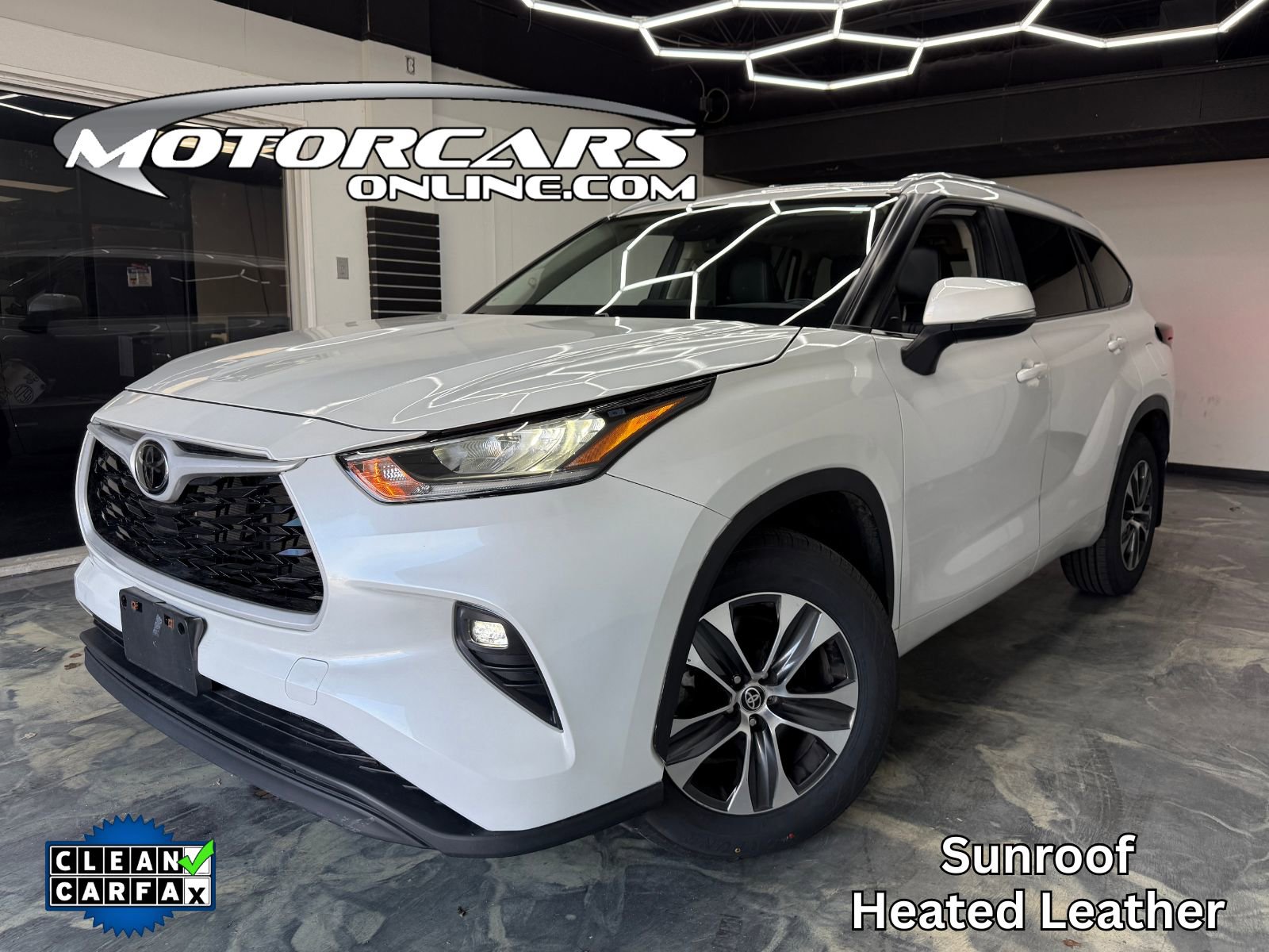 Used 2024 Toyota Highlander XLE image 1