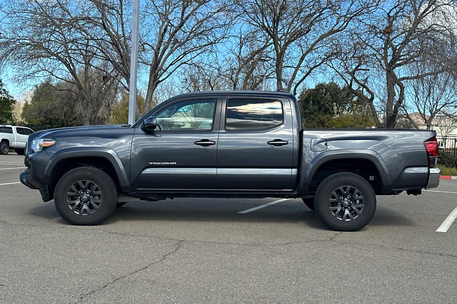 Certified 2022 Toyota Tacoma SR5 image 8