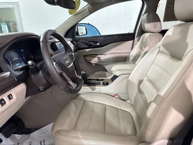 Used 2017 GMC Acadia Denali w/ Technology Package FWD image 18