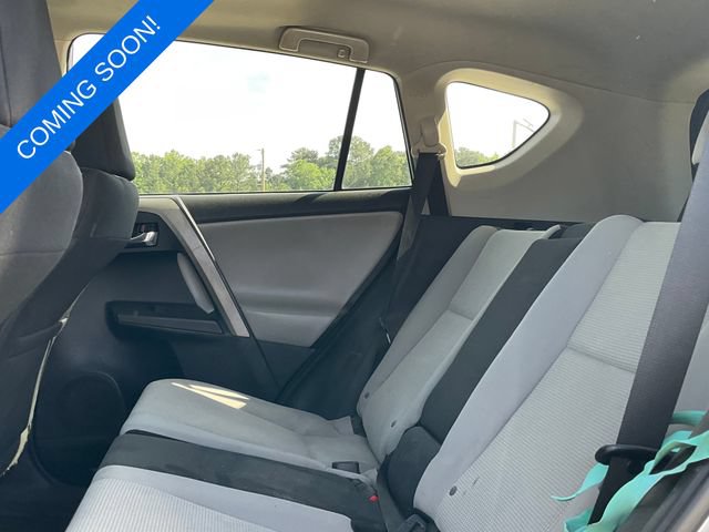 Used 2018 Toyota RAV4 XLE FWD image 3