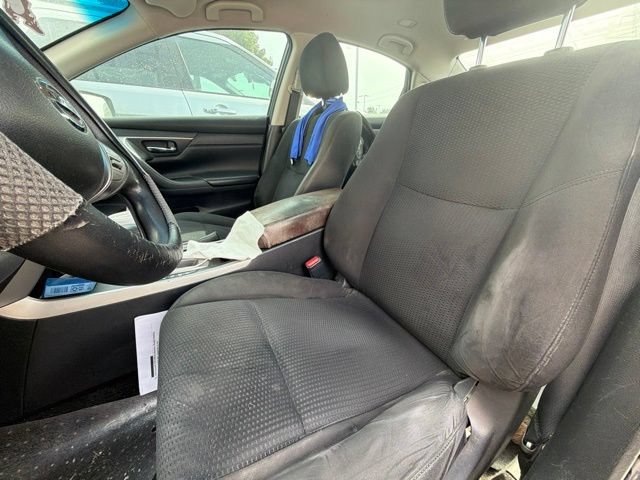 Used 2015 Nissan Altima 2.5 S w/ Sport Value Package FWD image 5