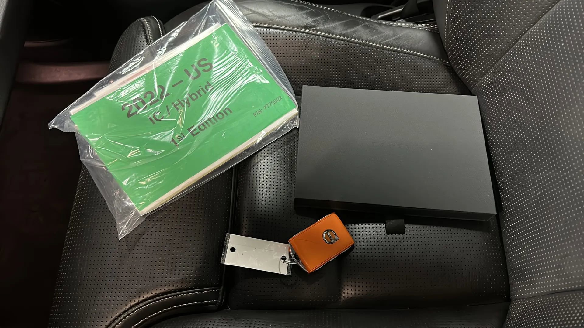 Used 2022 Volvo XC60 T8 Inscription w/ Advanced Package image 30