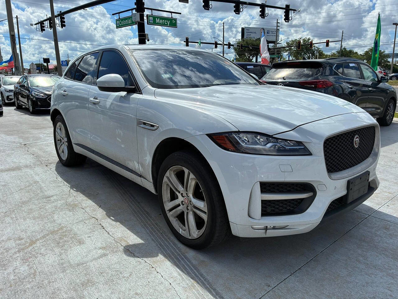 Used 2017 Jaguar F-PACE R-Sport AWD/4WD image 2