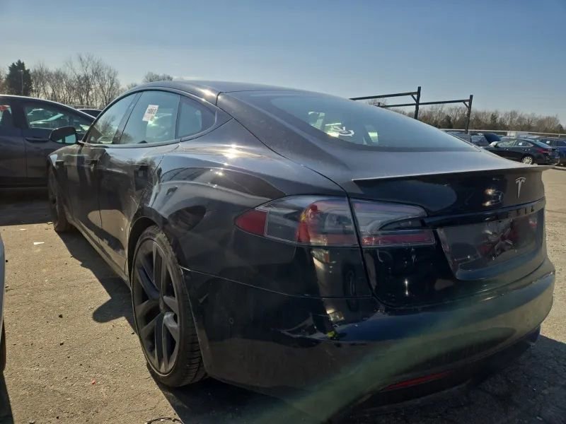 Used 2022 Tesla Model S Plaid image 4