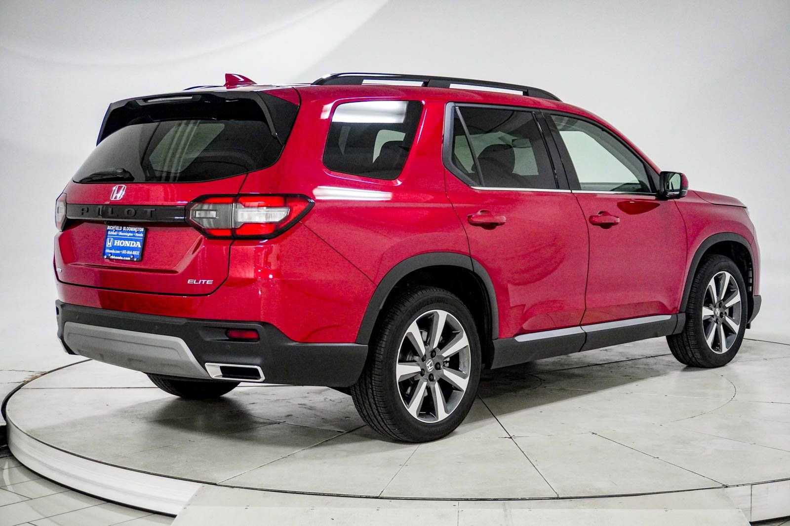 Certified 2025 Honda Pilot Elite image 12