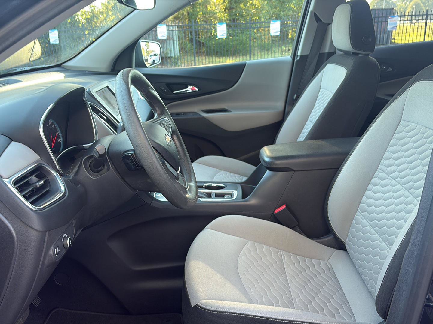 Used 2020 Chevrolet Equinox LS w/ LS Convenience Package FWD image 15