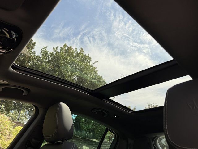 New 2025 Maserati Grecale GT image 29