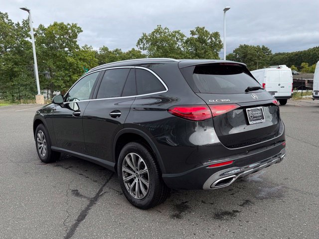 Used 2023 Mercedes-Benz GLC 300 4MATIC image 5